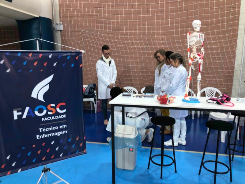 RÁDIO 101.5, SESC E O CURSO DE TÉCNICO EM ENFERMAGEM REALIZAM EVENTO EM PALMITOS/SC