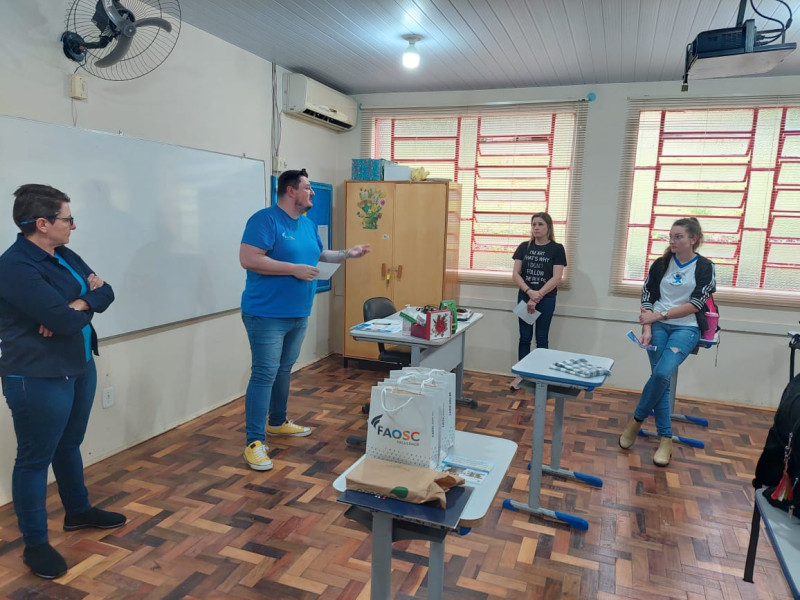 FAOSC NA COMUNIDADE: DIREÇÃO ACADÊMICA, COORDENADORES E DOCENTES VISITAM COLÉGIOS EM PALMITOS E REGIÃO PARA DIVUGAÇÃO DAS BOLSAS DE GRATUIDADE DO ESTADO DE SANTA CATARINA