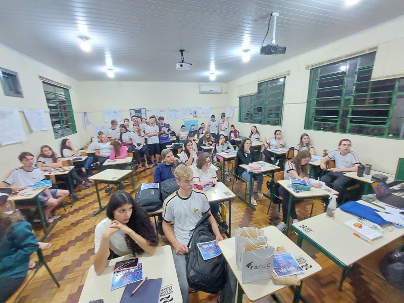 FAOSC NA COMUNIDADE: DIREÇÃO ACADÊMICA, COORDENADORES E DOCENTES VISITAM COLÉGIOS EM PALMITOS E REGIÃO PARA DIVUGAÇÃO DAS BOLSAS DE GRATUIDADE DO ESTADO DE SANTA CATARINA